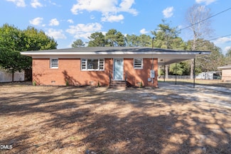 1546 Eloise St, Fayetteville, NC 28311