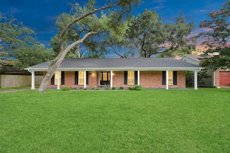 205 Cedar Ln, El Lago, TX 77586
