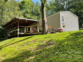 967 Plum Branch Rd, Burnsville, NC 28714