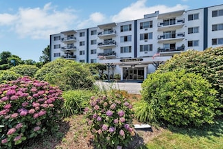 135 Scranton Ave Unit 406, Falmouth, MA 2540