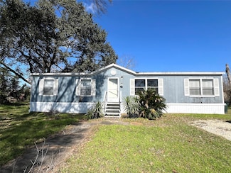 1224 Sam St, El Campo, TX 77437