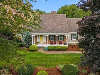 38 Sky View Dr, Pelham, NH 03076