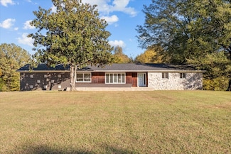 827 Long St, New Johnsonville, TN 37134