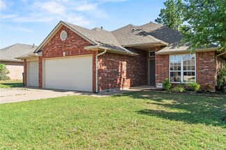11028 SW 8th St, Yukon, OK 73099