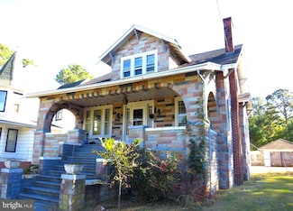 16 E Chesapeake Ave, Crisfield, MD 21817