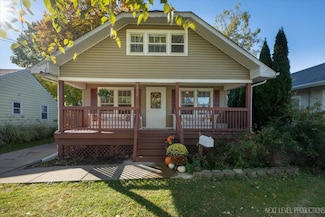 1012 Prairie St, Aurora, IL 60506