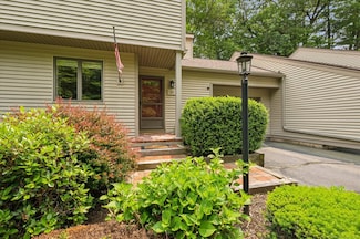 12 the Laurels Unit 12, Enfield, CT 06082