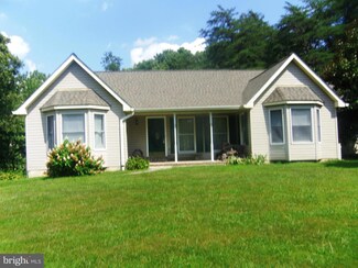 1775 England Dr, Hampstead, MD 21074