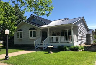 212 White St N, Comfrey, MN 56019