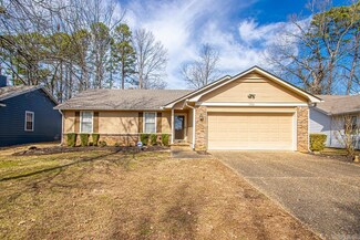 13310 Cedar Point Dr, Little Rock, AR 72211