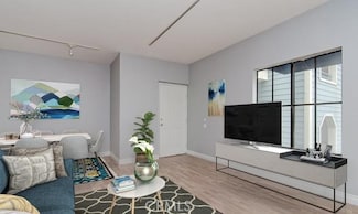 720 W 4th St Unit 320, Long Beach, CA 90802