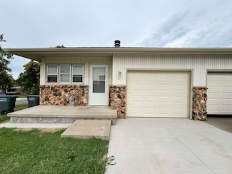 1314 N 13th Ave, Dodge City, KS 67801