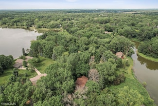 8 Edgewater Ln, Saint Paul, MN 55127