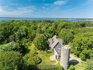 3 Stone Tower Ln, Barrington, RI 02806