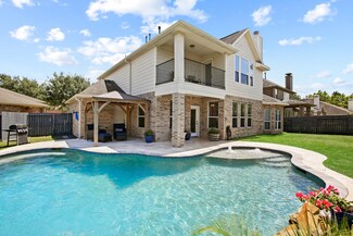 2812 Silhouette Bay Dr, Pearland, TX 77584