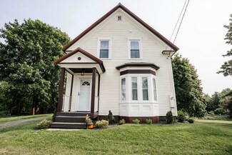 275 Hunnewell Ave, Pittsfield, ME 04967