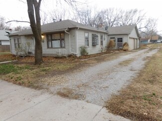 113 S Michigan St, Oxford, KS 67119