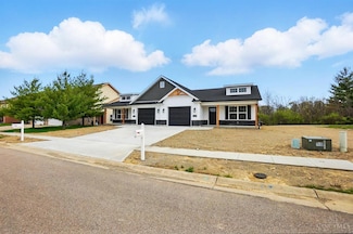 2061 Pine Forest Dr, Miamisburg, OH 45342