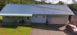 3851 Severance Hill Rd, Lyndonville, VT 05851