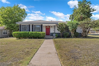 2038 La Porte Dr, Waco, TX 76710
