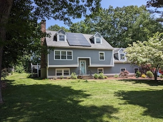 38 Pearson Dr, Byfield, MA 01922