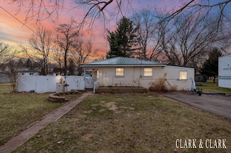 702 N Washington St, Lowell, MI 49331