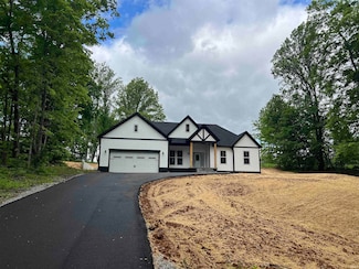 117 Foxridge Dr, Bedford, IN 47421