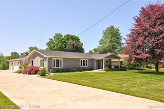 705 W Tuscola St, Frankenmuth, MI 48734