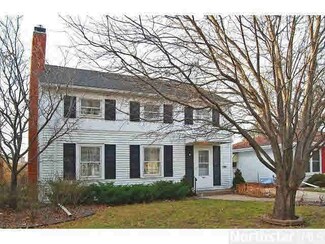 913 Delaware Ave, Saint Paul, MN 55118
