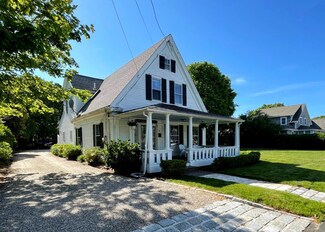 181 Sea St, Hyannis, MA 02601