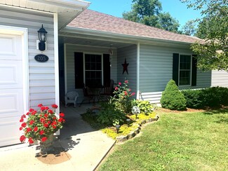 205 S Howard Burton Dr, Centralia, MO 65240
