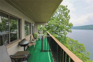 57 Cliffside Dr, Canandaigua, NY 14424