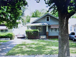 2012 S State St, Springfield, IL 62704