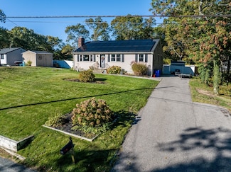 63 Thom Ave, Buzzards Bay, MA 02532
