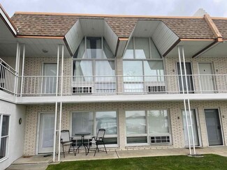 3220 Merritt St Unit 18, Conway, MI 49722