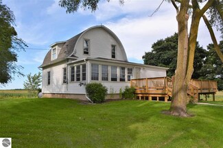 4862 N Vandecar Rd, Weidman, MI 48893