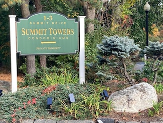 2 Summit Dr Unit 18, Reading, MA 01867