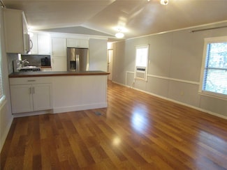 342 Rain Forest Rd, Onalaska, TX 77360