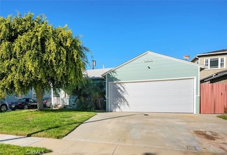 2739 Denmead St, Lakewood, CA 90712