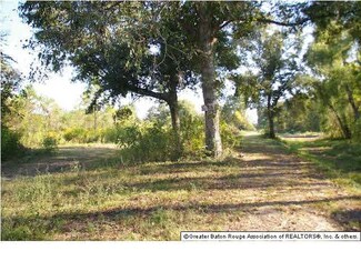 13083 Cypress St, Port Allen, LA 70767