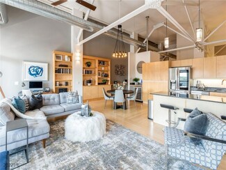 111 10th St Unit 502, Des Moines, IA 50309