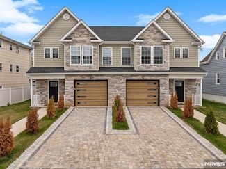 77 Chestnut St, Lodi, NJ 07644