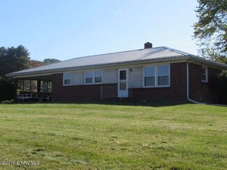 1447 Murphyville Rd, Rural Retreat, VA 24368