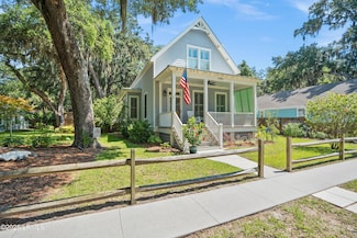 1108 12th St, Port Royal, SC 29935
