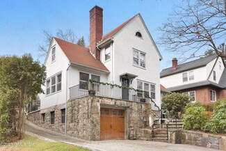 24 Valleywood Rd, Cos Cob, CT 06807