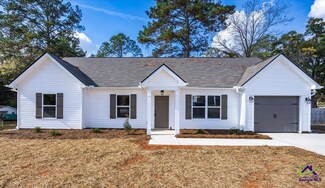 315 Lee St, Perry, GA 31069