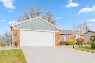 2206 Foxboro Dr, Fort Wayne, IN 46818