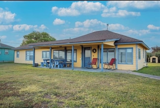 234 Jensen Dr, Palacios, TX 77465