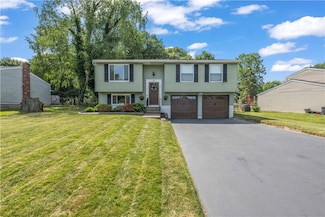 27 Reddick Ln, Rochester, NY 14624
