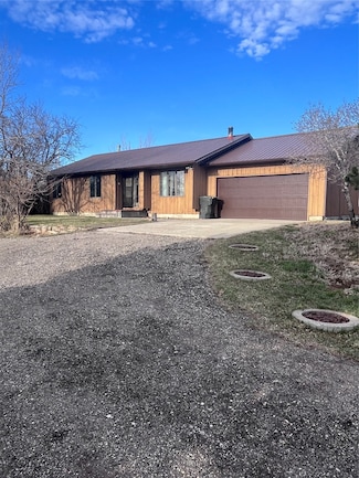 533 Central Ave, Sweet Grass, MT 59484